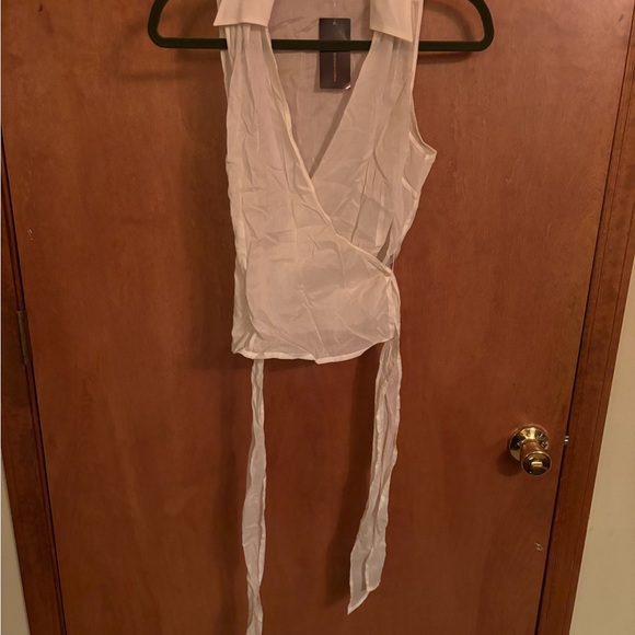 BCBGMaxAzria sheer white sleeveless wrap top blouse size 8 NEW - Picture 2 of 5
